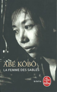 Couverture du roman La femme des sables d'Abé Kôbô